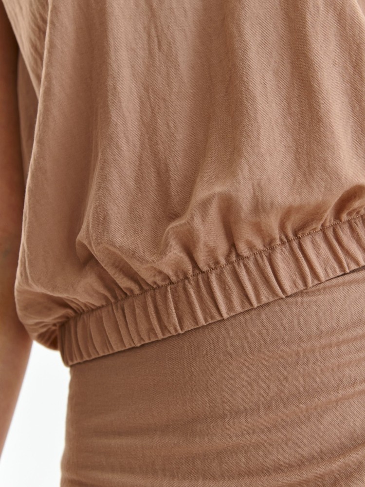 Bluzka dzianinowa z gumą w pasie