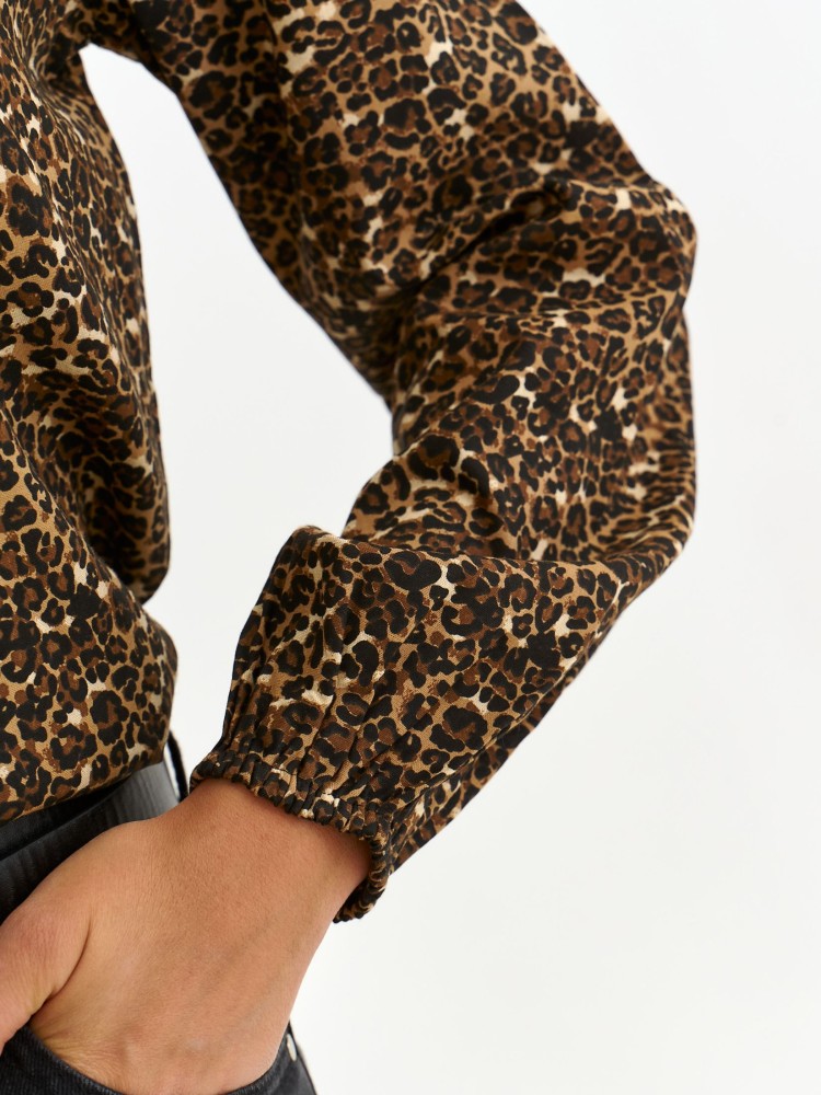 Bluzka z bufiastymi rękawami w panterkę  Bluzka z bufiastymi rękawami w panterkę