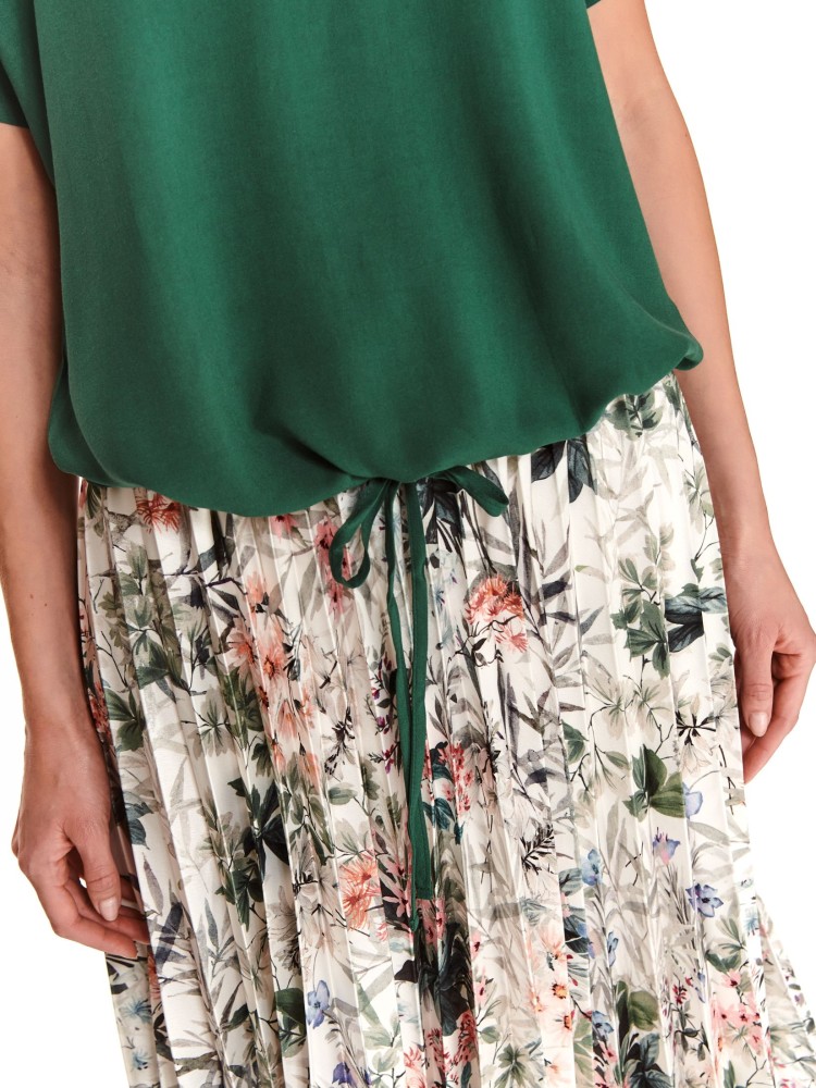 Luźna bluzka z wiązaniem na dole