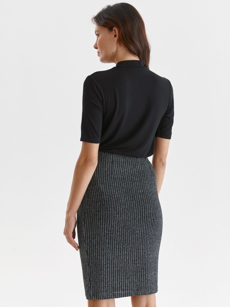 Gładki półgolf z krótkim rękawem