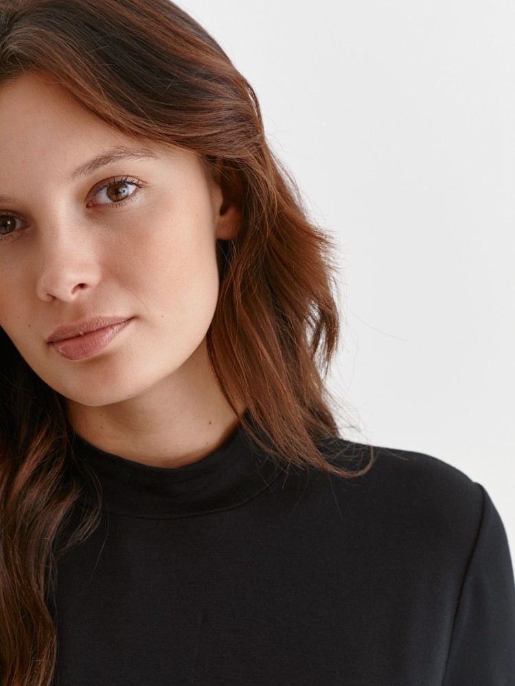 Gładki półgolf z krótkim rękawem