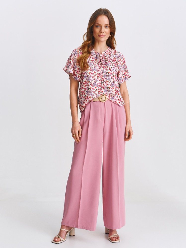 Bluzka w kolorowe kwiaty 