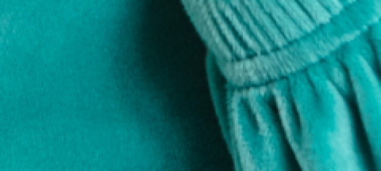 Welurowa bluza damska ze sznurowaniem