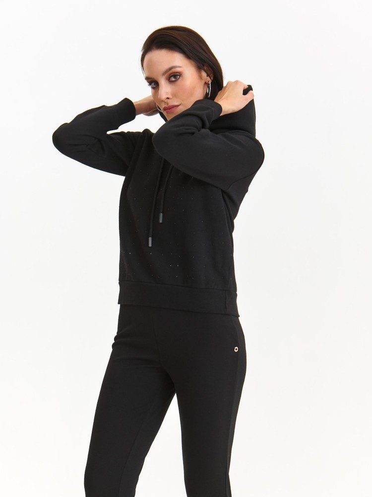 Bluza z kapturem ozdobiona kryształkami Bluza z kapturem ozdobiona kryształkami