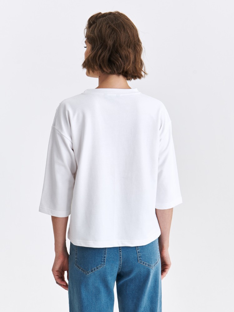 Biała bluza z rękawem 3/4