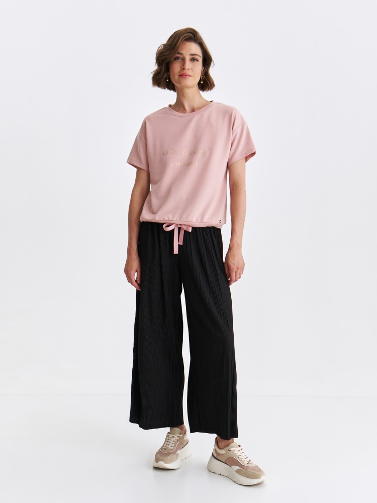 Różowa bluza z wiązaniem i krótkim rękawem