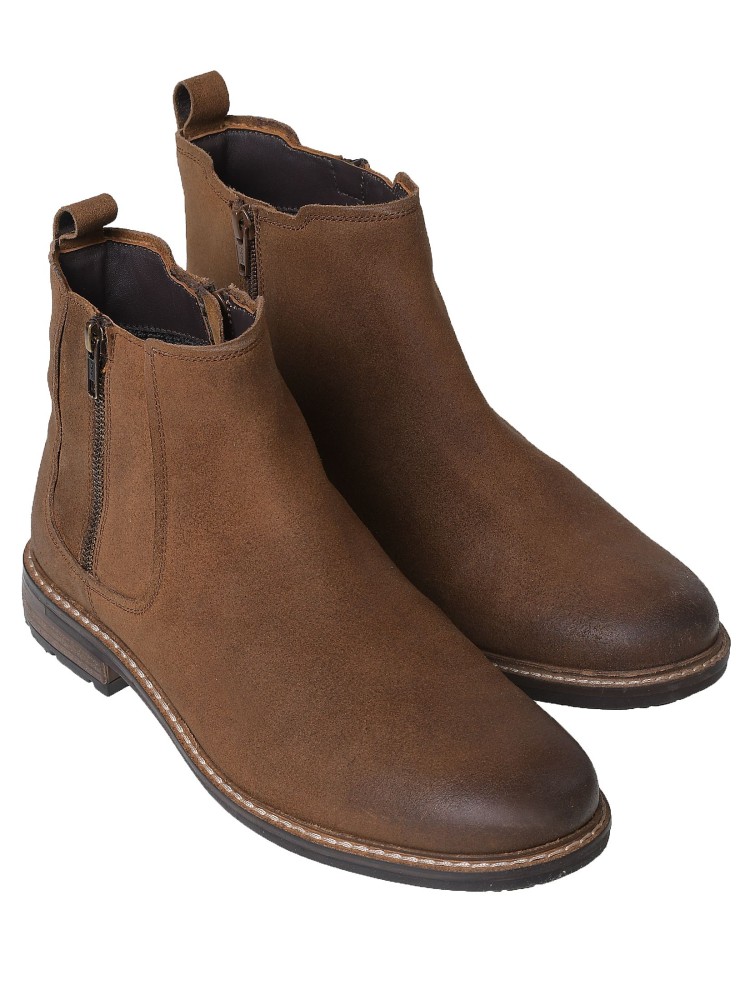 Skórzane botki na grubej podeszwie