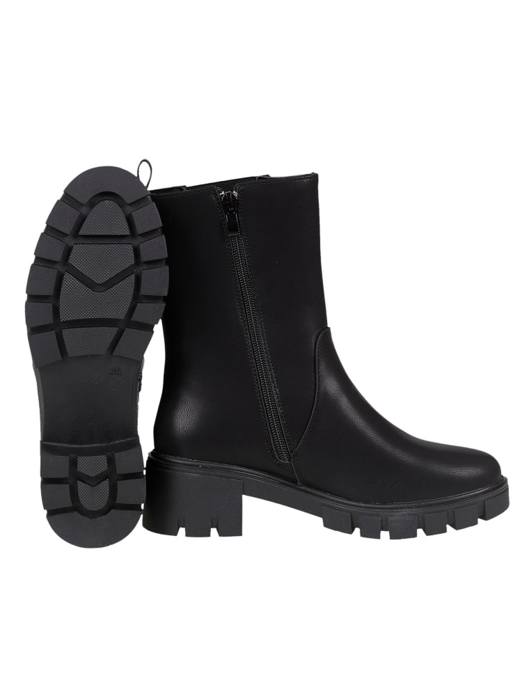 Botki z wysoką cholewką