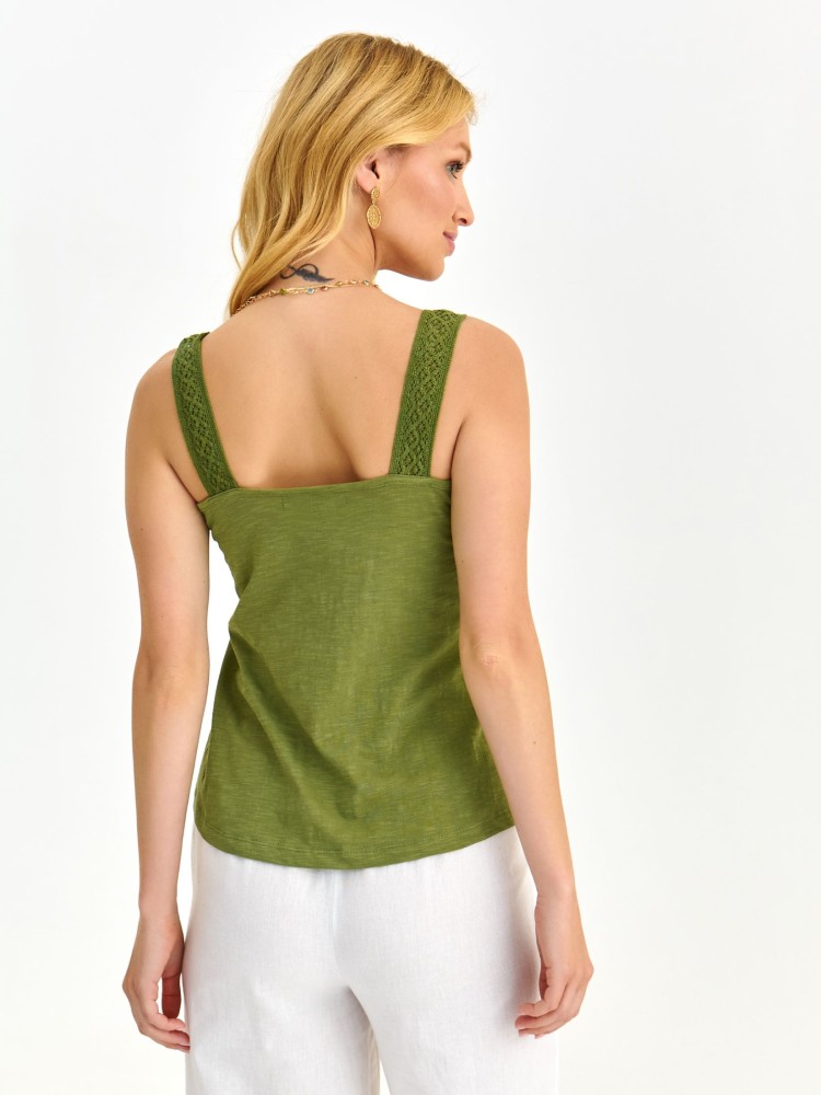 Bluzka z ozdobną koronką