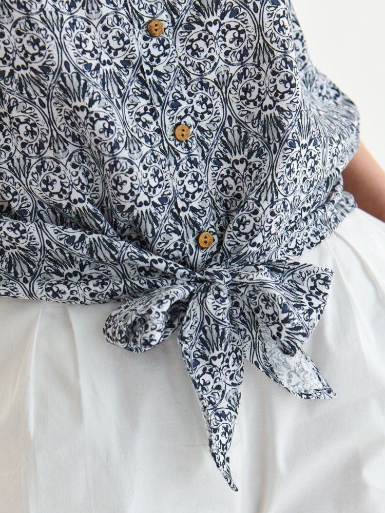 Bluzka damska bez rękawów Bluzka damska bez rękawów