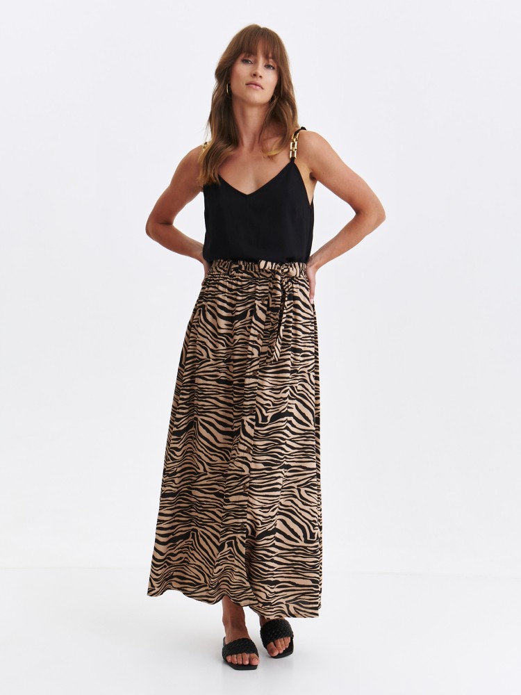 Bluzka na ramiączkach z ozdobnym łańcuchem