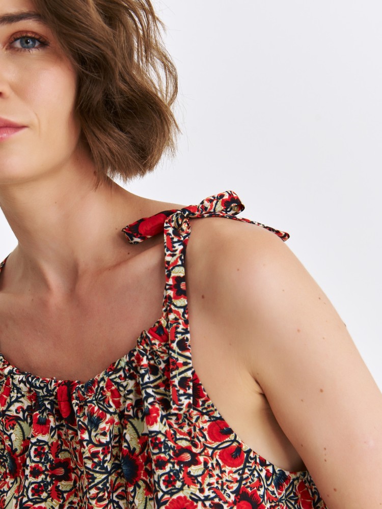 Kolorowa bluzka z dekoltem halter