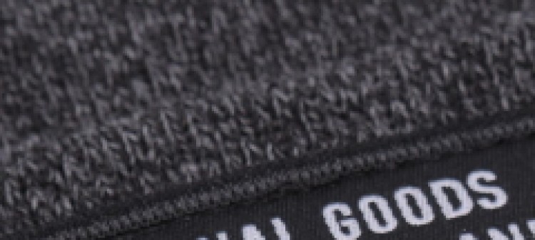 Czapka beanie z naszywką