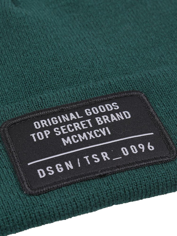 Czapka beanie z naszywką