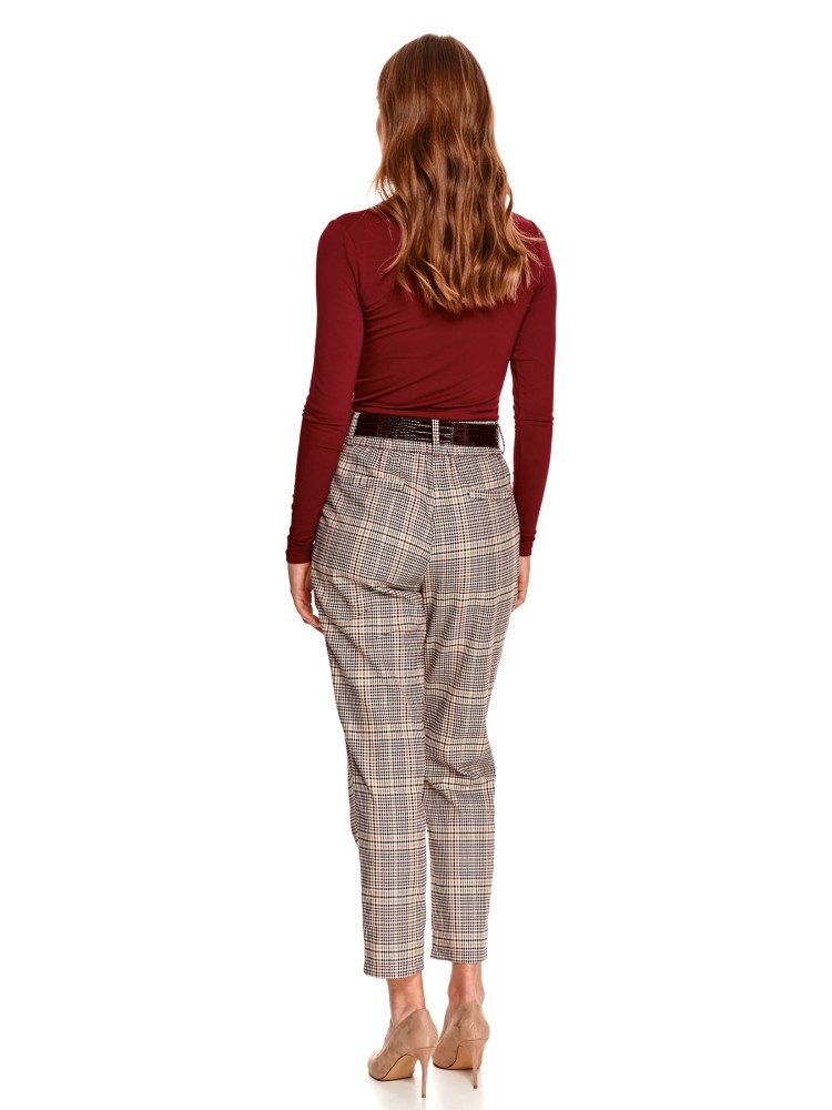 Bordowy golf z miękkiej dzianiny