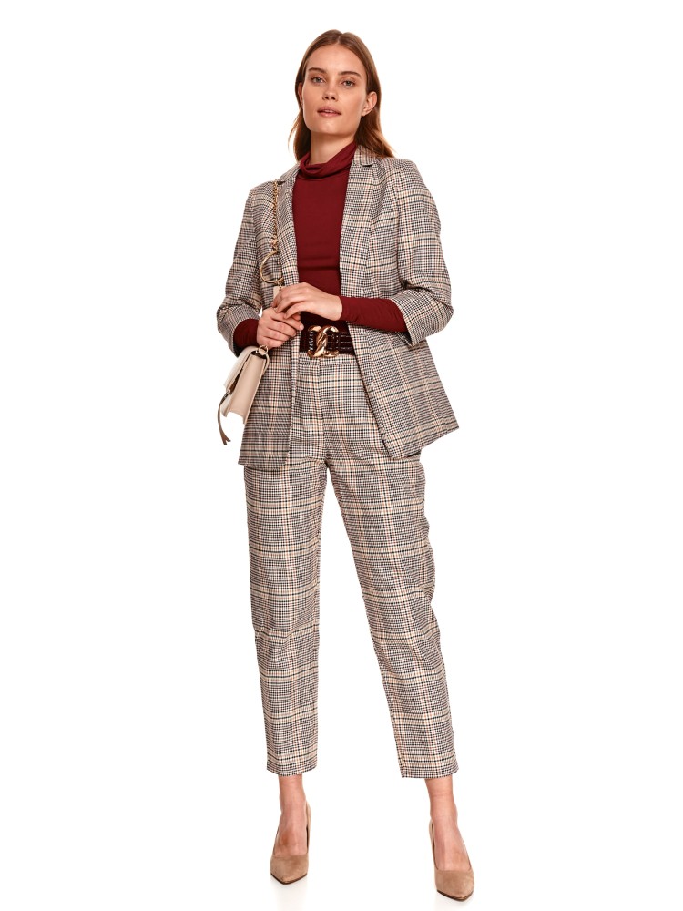 Bordowy golf z miękkiej dzianiny