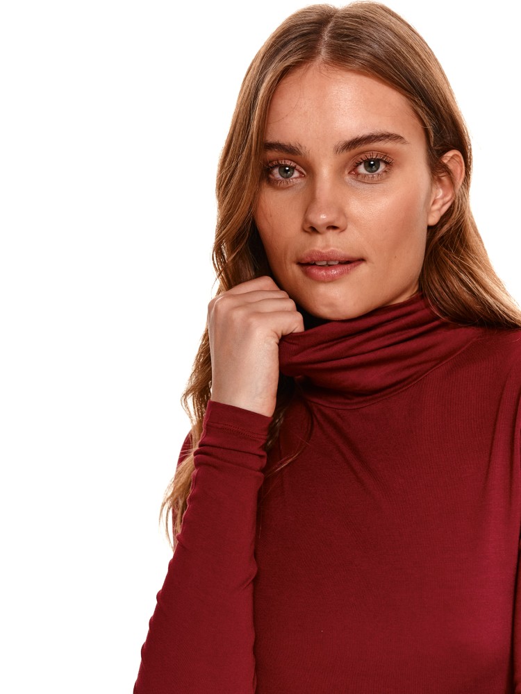 Bordowy golf z miękkiej dzianiny