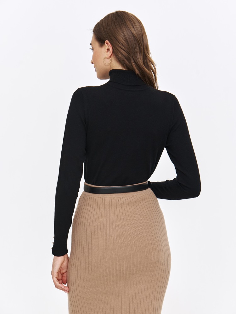 Czarny obcisły golf damski