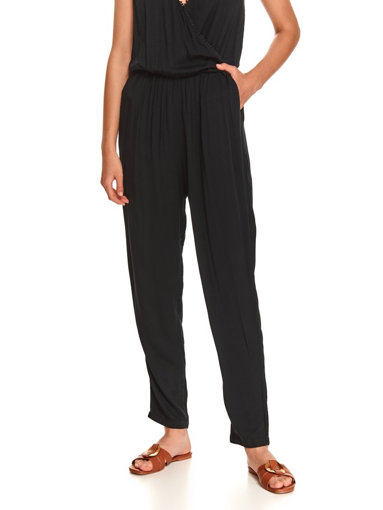 Gładki kombinezon z dekoracyjną taśmą