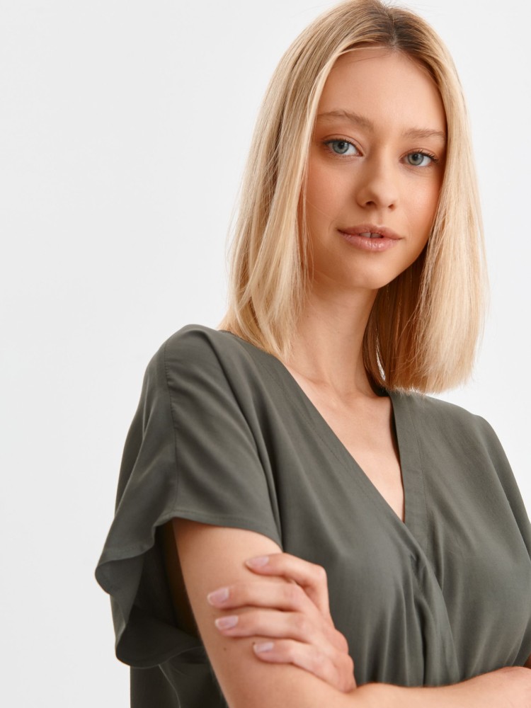 Krótki kombinezon damski ze ściągaczem w talii