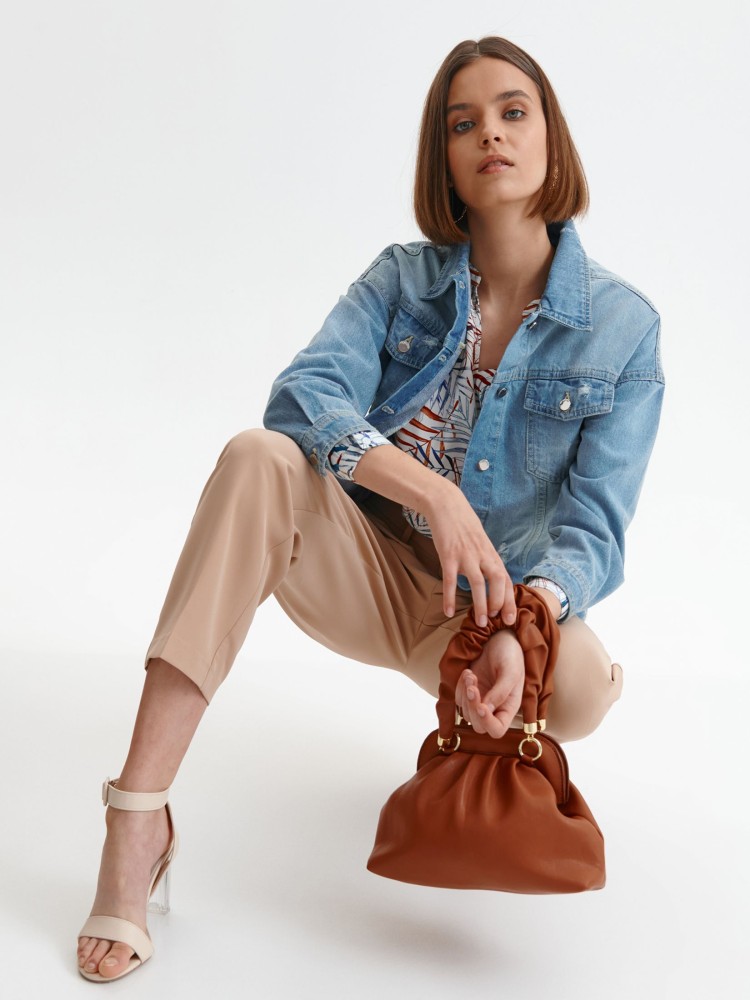 Luźna kurtka jeansowa z przetarciami