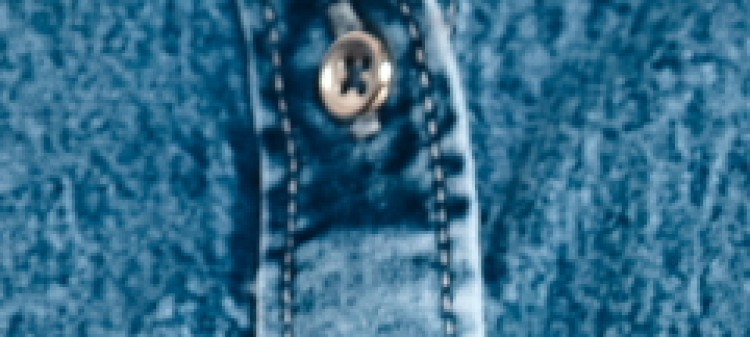 Jeansowa koszula z podwijanymi rękawami