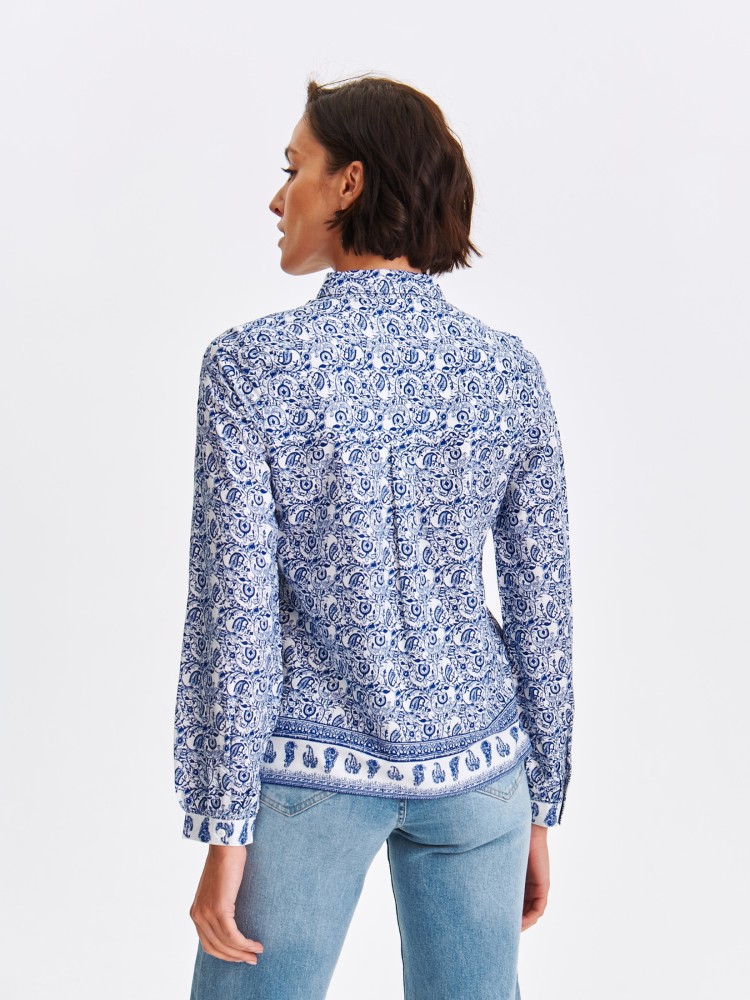 Koszula z ozdobnym wykończeniem Koszula z ozdobnym wykończeniem