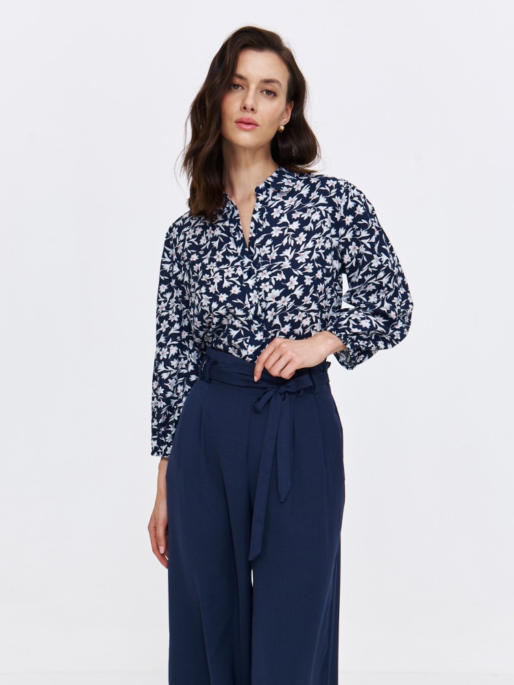 Granatowa koszula damska w kwiaty