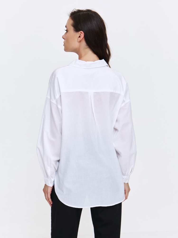 Biała koszula damska z kieszenią Biała koszula damska z kieszenią