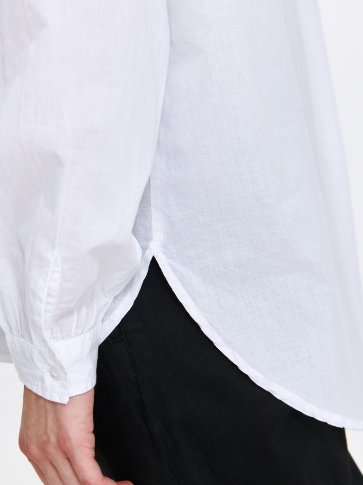 Biała koszula damska z kieszenią Biała koszula damska z kieszenią