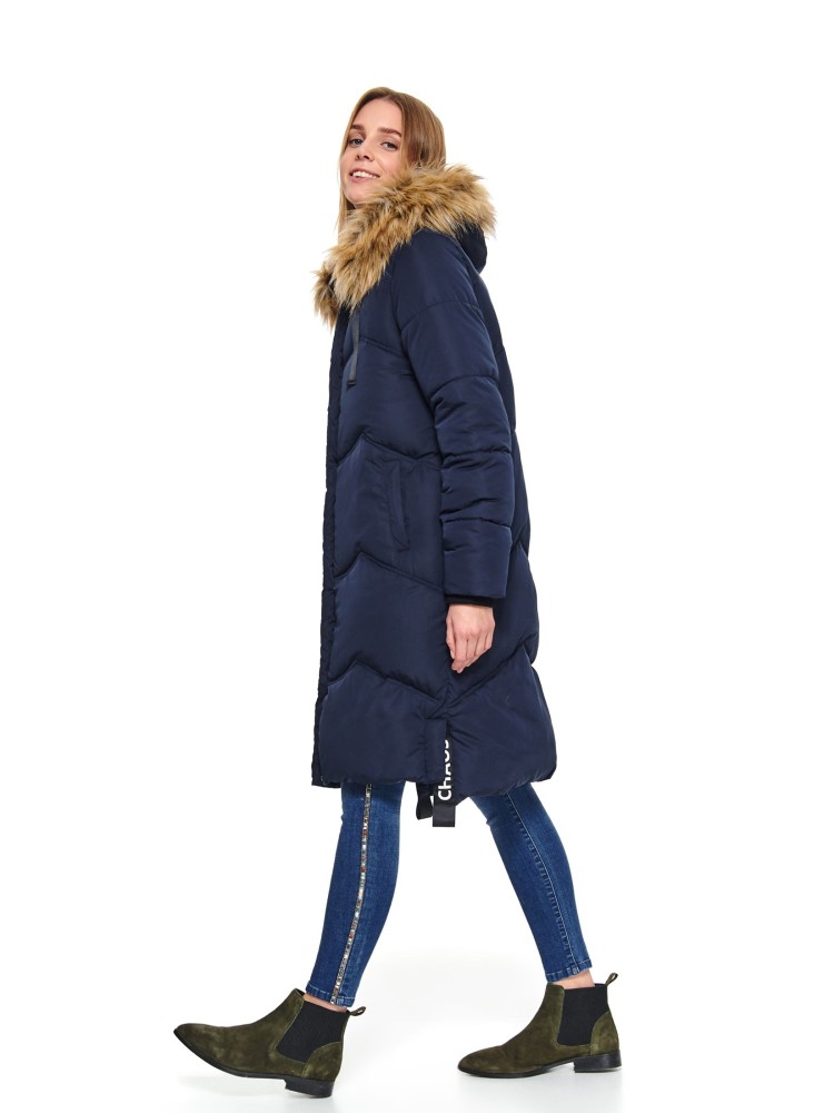 Długa pikowana kurtka z ozdobnymi taśmami