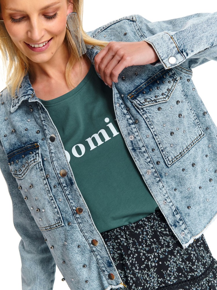 Jeansowa kurtka damska ozdobiona aplikacją