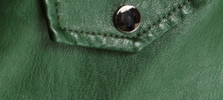 Ciemnozielona ramoneska z paskiem