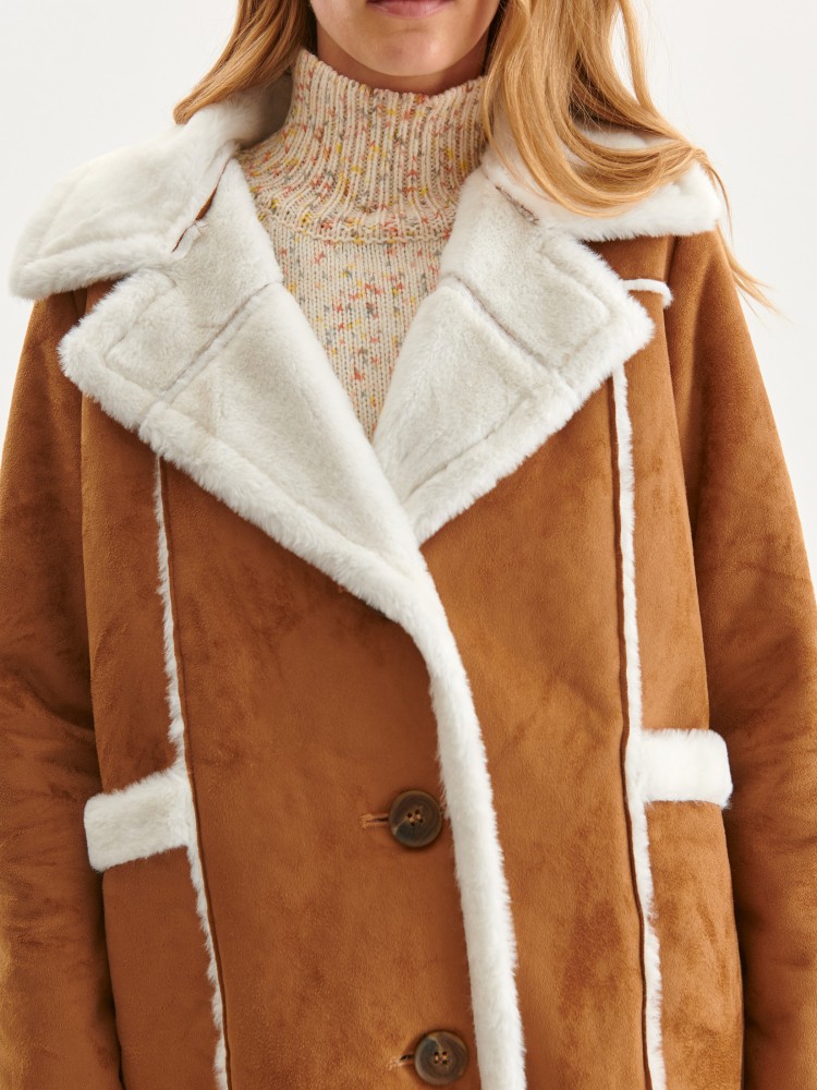 Kożuch z kołnierzem