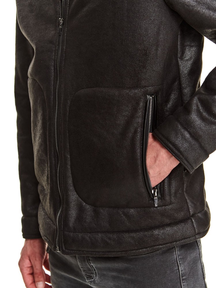 Krótki kożuch ze stójką