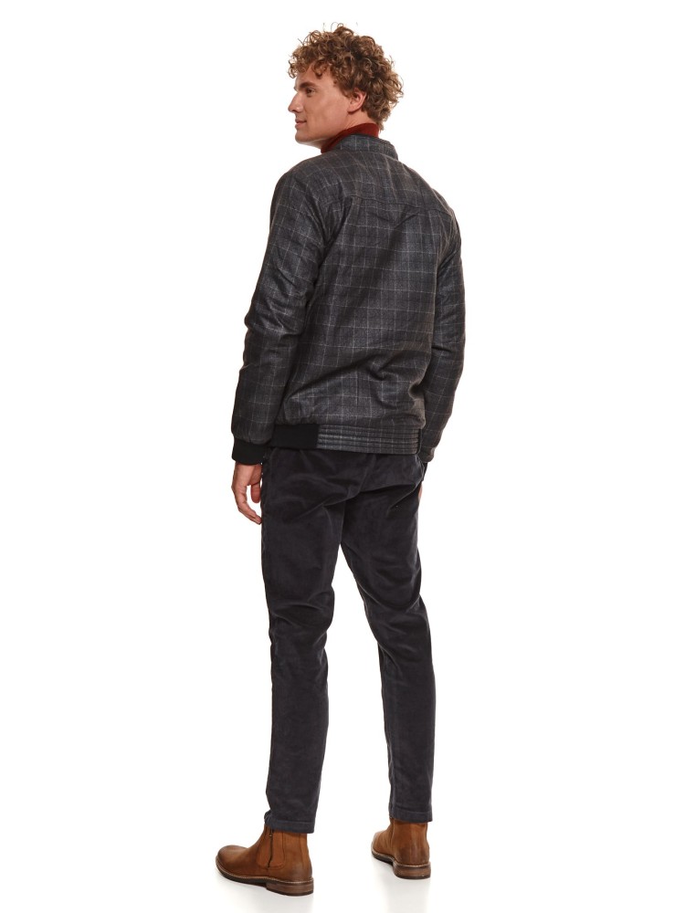 Kurtka w kratę ze stójką