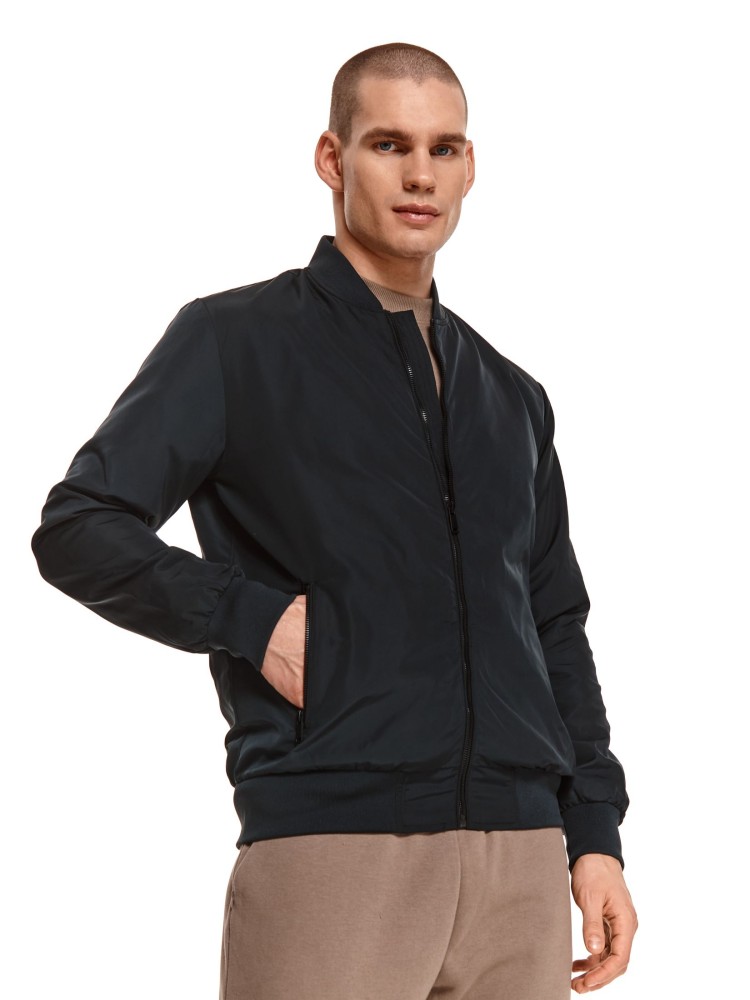 Kurtka w stylu bomber 