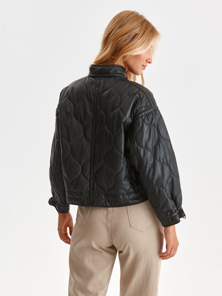 Krótka pikowana kurtka z ekoskóry