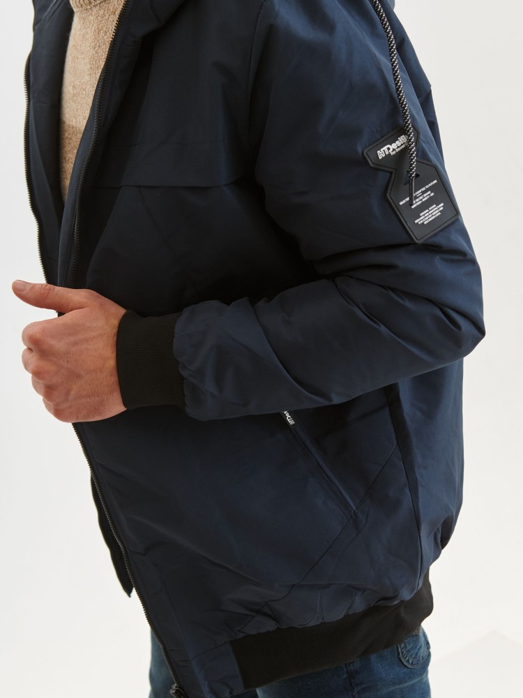 Kurtka zimowa z technicznej tkaniny