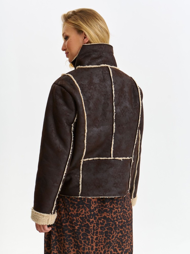 Kurtka ze skóry ekologicznej z kożuszkiem i wywijanym kołnierzem  Kurtka ze skóry ekologicznej z kożuszkiem i wywijanym kołnierzem