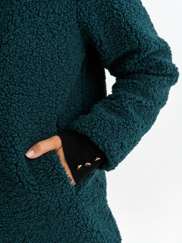 Płaszcz damski z tkaniny boucle 