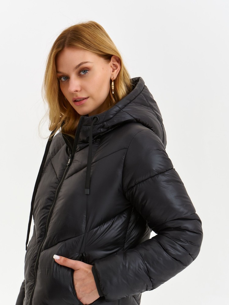 Długi pikowany płaszcz z kapturem