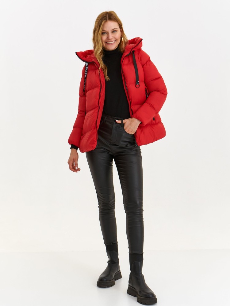 Krótka kurtka z kapturem, wykoĺczona ozdobnymi taśmami