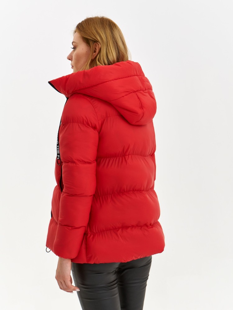 Krótka kurtka z kapturem, wykoĺczona ozdobnymi taśmami