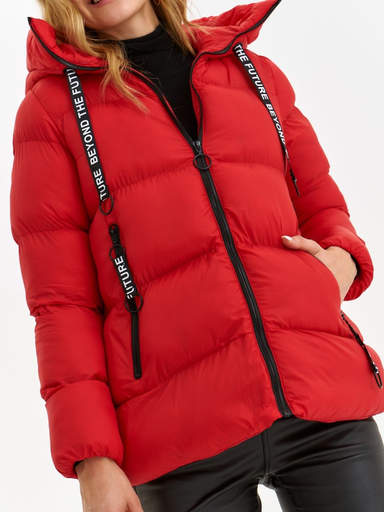 Krótka kurtka z kapturem, wykoĺczona ozdobnymi taśmami