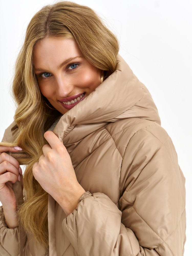 Pikowana kurtka ze stójką i kapturem Pikowana kurtka ze stójką i kapturem