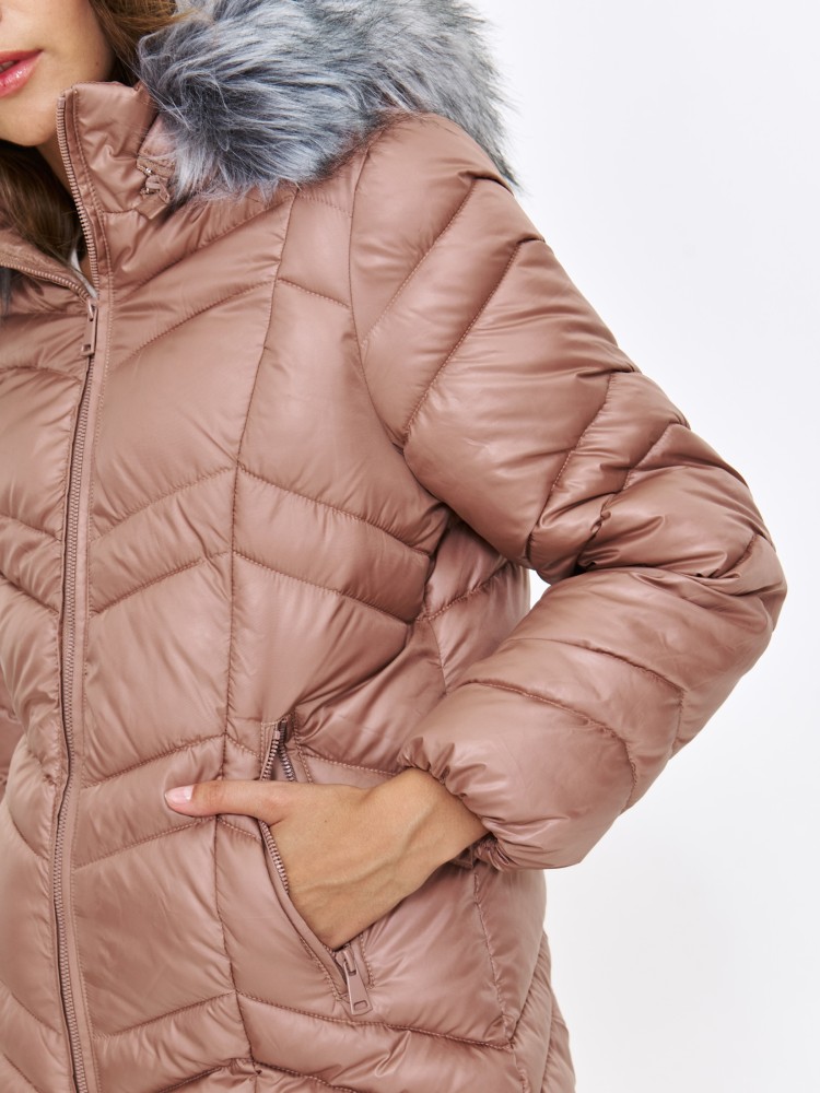 Ciepła różowa kurtka z futerkiem Ciepła różowa kurtka z futerkiem