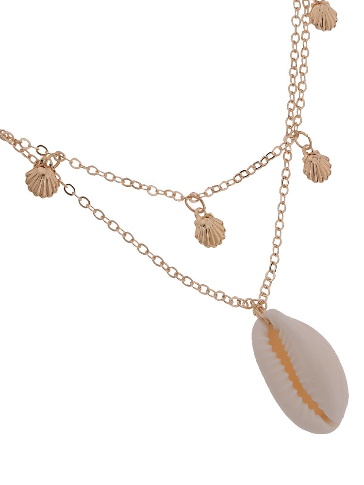 Naszyjnik damski z zawieszkami w kształcie muszelek Naszyjnik damski z zawieszkami w kształcie muszelek