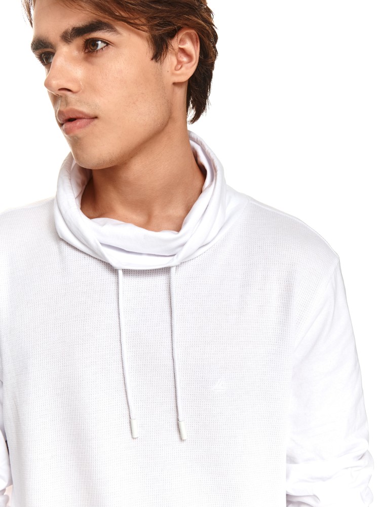 T-shirt z luźnym golfem