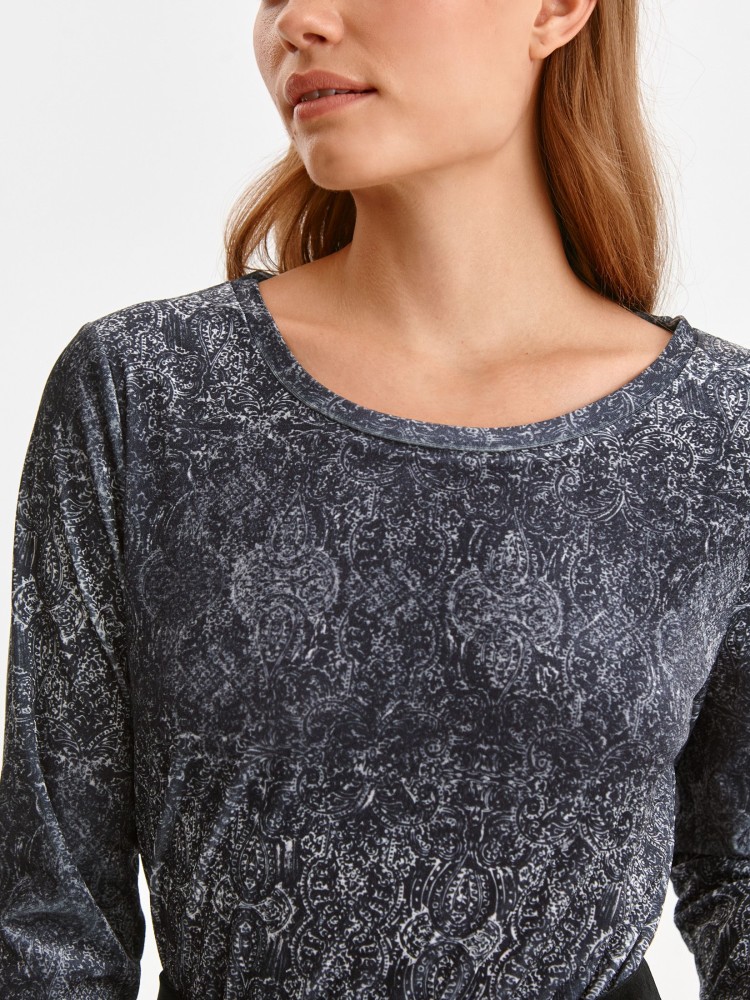 Welurowa bluzka we wzory Welurowa bluzka we wzory